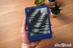 kindle-2-hand